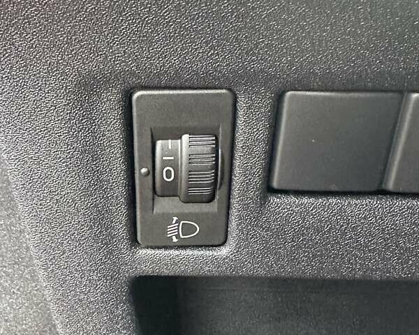 Красный Ситроен С4, объемом двигателя 1.36 л и пробегом 187 тыс. км за 2999 $, фото 26 на Automoto.ua