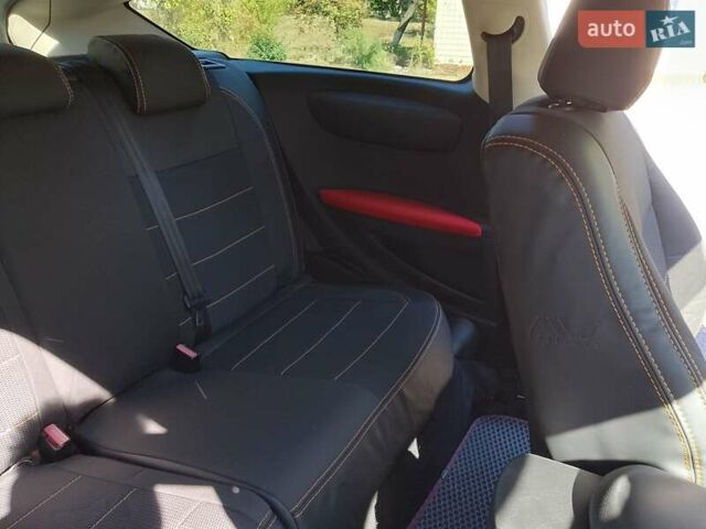 Червоний Сітроен С4, об'ємом двигуна 2 л та пробігом 194 тис. км за 4800 $, фото 17 на Automoto.ua