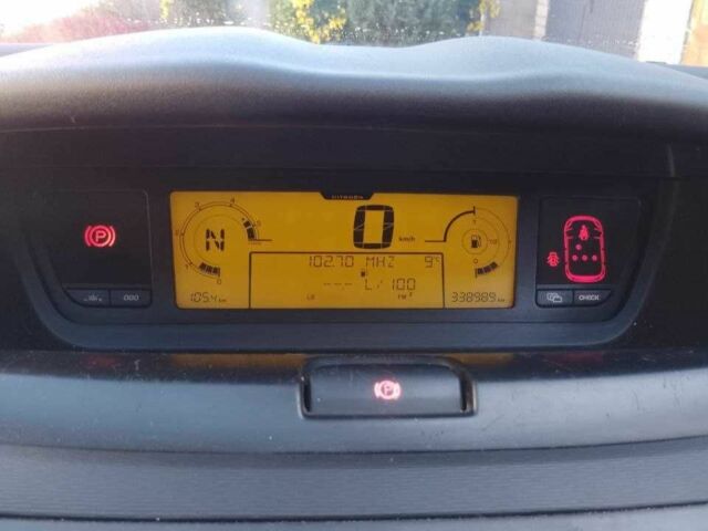 Червоний Сітроен С4, об'ємом двигуна 1.6 л та пробігом 270 тис. км за 5200 $, фото 9 на Automoto.ua