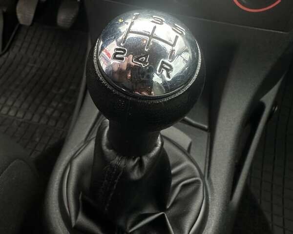 Красный Ситроен С4, объемом двигателя 1.36 л и пробегом 187 тыс. км за 2999 $, фото 23 на Automoto.ua