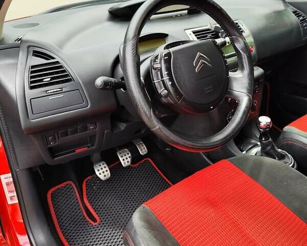 Красный Ситроен С4, объемом двигателя 1.6 л и пробегом 142 тыс. км за 5400 $, фото 11 на Automoto.ua