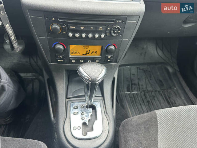 Красный Ситроен С4, объемом двигателя 1.59 л и пробегом 244 тыс. км за 5500 $, фото 38 на Automoto.ua