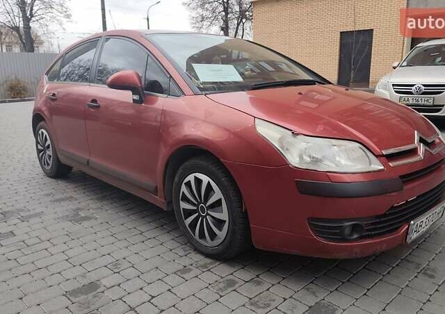 Червоний Сітроен С4, об'ємом двигуна 1.59 л та пробігом 190 тис. км за 3900 $, фото 2 на Automoto.ua