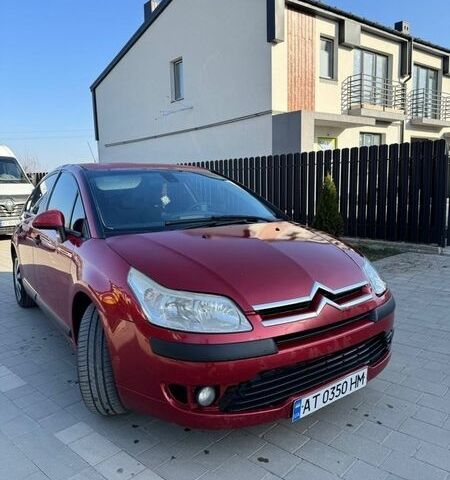 Красный Ситроен С4, объемом двигателя 1.59 л и пробегом 300 тыс. км за 4100 $, фото 1 на Automoto.ua