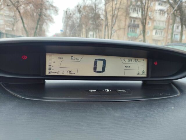 Красный Ситроен С4, объемом двигателя 1.6 л и пробегом 169 тыс. км за 4200 $, фото 7 на Automoto.ua