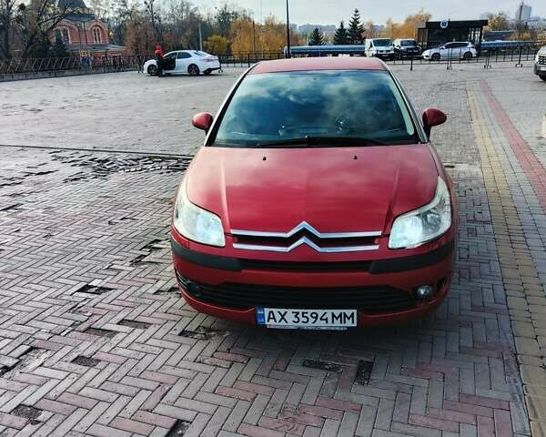 Красный Ситроен С4, объемом двигателя 1.6 л и пробегом 200 тыс. км за 3200 $, фото 5 на Automoto.ua