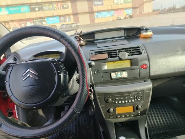 Красный Ситроен С4, объемом двигателя 1.6 л и пробегом 200 тыс. км за 3600 $, фото 7 на Automoto.ua