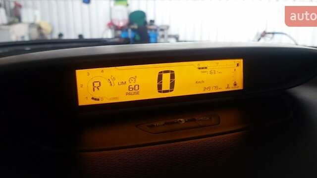 Красный Ситроен С4, объемом двигателя 1.56 л и пробегом 349 тыс. км за 5000 $, фото 4 на Automoto.ua