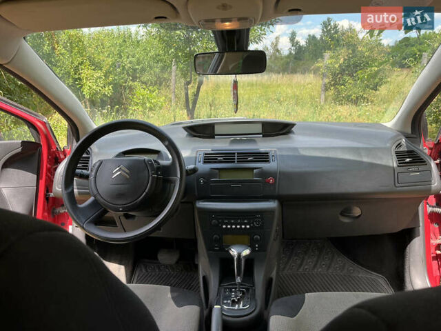 Красный Ситроен С4, объемом двигателя 1.59 л и пробегом 140 тыс. км за 4800 $, фото 6 на Automoto.ua