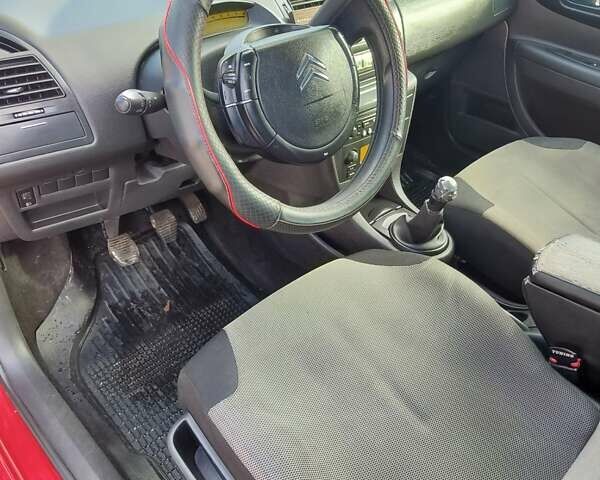 Красный Ситроен С4, объемом двигателя 1.6 л и пробегом 200 тыс. км за 3200 $, фото 7 на Automoto.ua