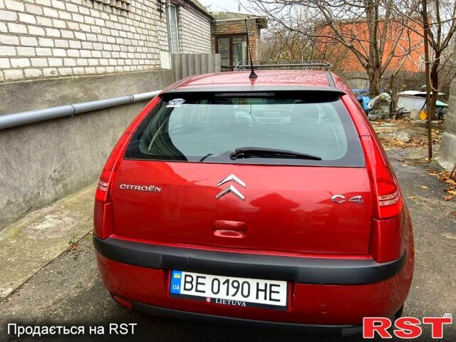 Красный Ситроен С4, объемом двигателя 1.6 л и пробегом 150 тыс. км за 4300 $, фото 2 на Automoto.ua