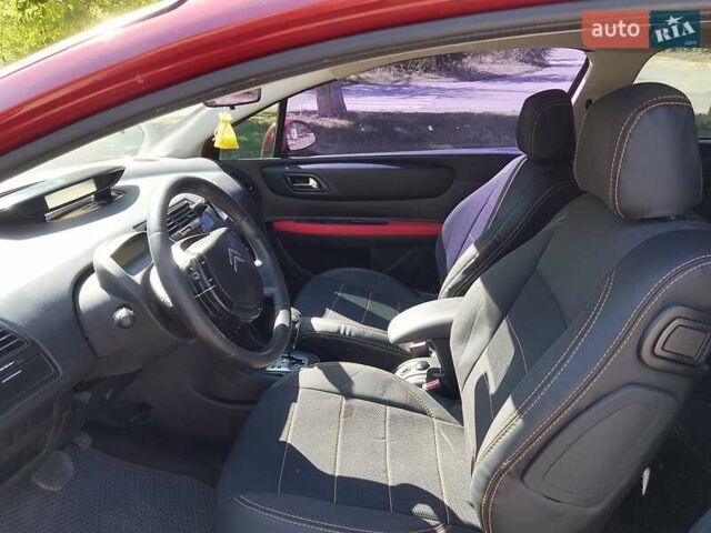 Красный Ситроен С4, объемом двигателя 2 л и пробегом 194 тыс. км за 4800 $, фото 2 на Automoto.ua
