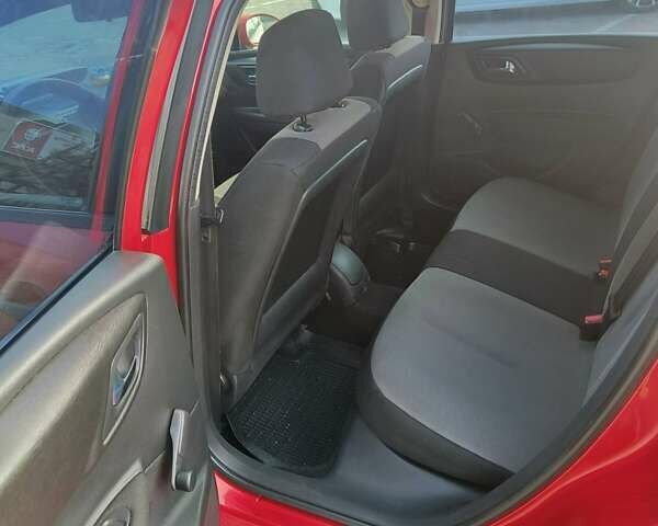 Красный Ситроен С4, объемом двигателя 1.6 л и пробегом 200 тыс. км за 3200 $, фото 6 на Automoto.ua