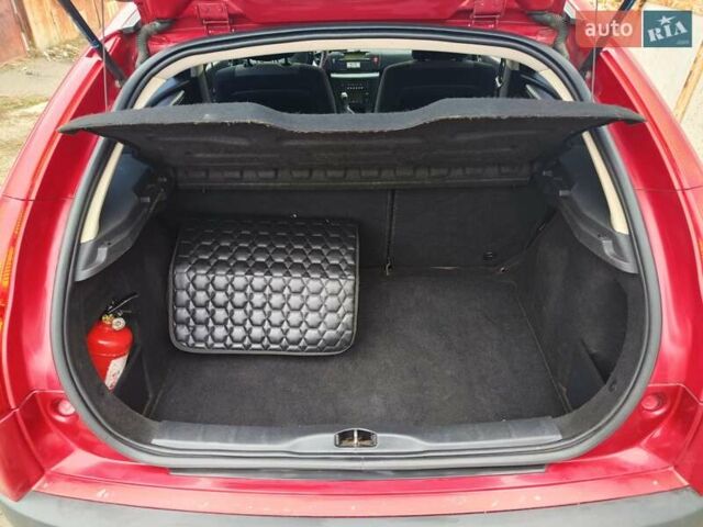 Красный Ситроен С4, объемом двигателя 1.6 л и пробегом 200 тыс. км за 3200 $, фото 4 на Automoto.ua