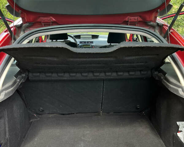 Красный Ситроен С4, объемом двигателя 1.59 л и пробегом 140 тыс. км за 4800 $, фото 9 на Automoto.ua