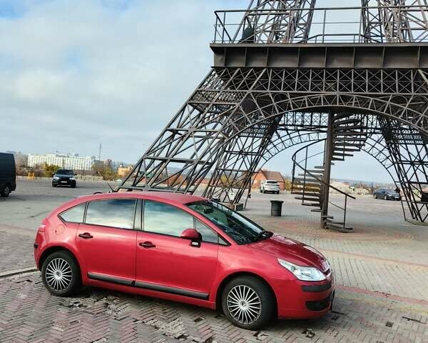 Красный Ситроен С4, объемом двигателя 1.6 л и пробегом 200 тыс. км за 3200 $, фото 3 на Automoto.ua