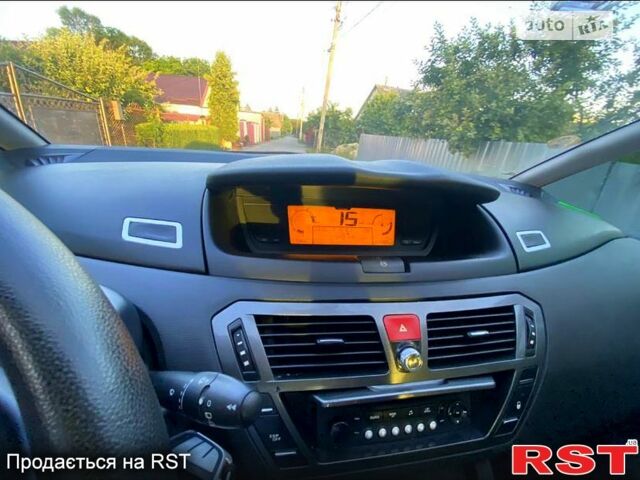 Красный Ситроен С4, объемом двигателя 1.6 л и пробегом 290 тыс. км за 5300 $, фото 3 на Automoto.ua