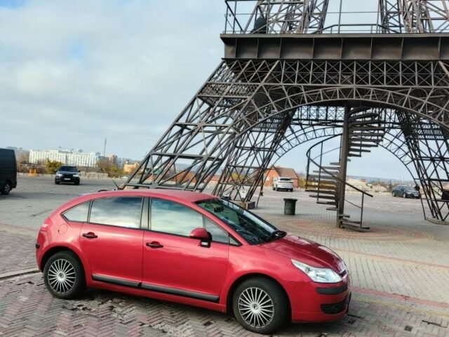 Красный Ситроен С4, объемом двигателя 1.6 л и пробегом 200 тыс. км за 3600 $, фото 1 на Automoto.ua