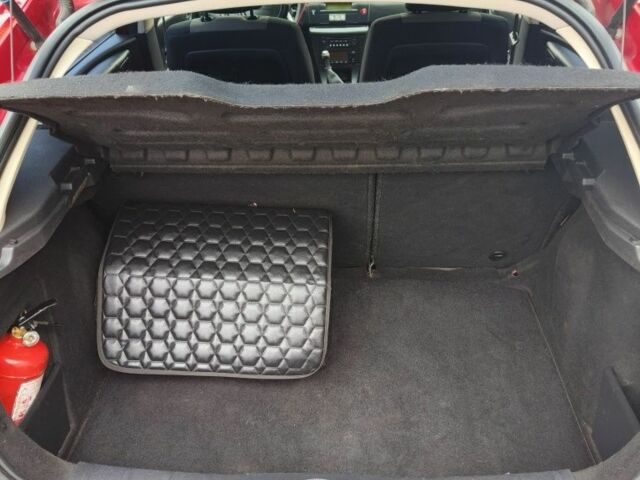 Красный Ситроен С4, объемом двигателя 1.6 л и пробегом 200 тыс. км за 3600 $, фото 4 на Automoto.ua