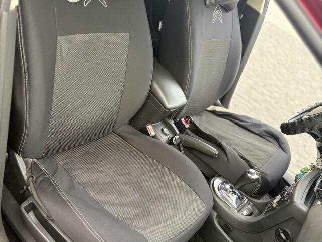 Красный Ситроен С4, объемом двигателя 1.6 л и пробегом 298 тыс. км за 4200 $, фото 4 на Automoto.ua