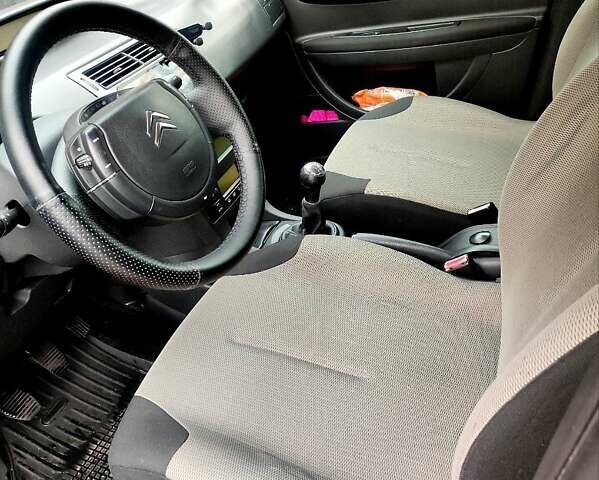 Ситроен С4 2010 в Киеве на Automoto.ua Красный Ситроен С4, объемом двигателя 1.59 л и пробегом 120 тыс. км за 4500 $, фото 9 на Automoto.ua