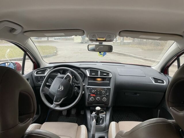 Красный Ситроен С4, объемом двигателя 1.6 л и пробегом 300 тыс. км за 4900 $, фото 21 на Automoto.ua