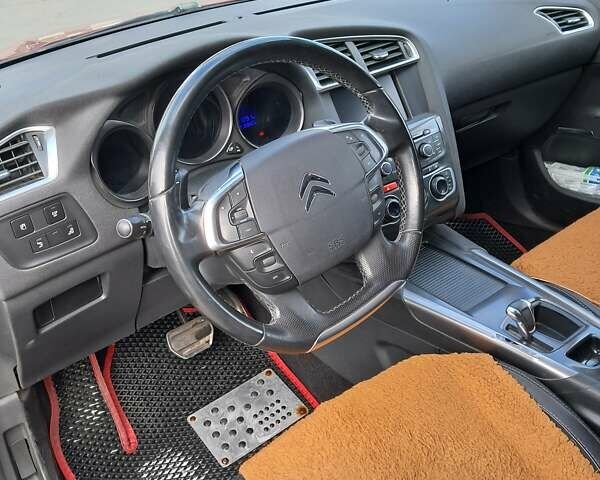Сітроен С4 2011 у Львові на Automoto.ua Червоний Сітроен С4, об'ємом двигуна 1.6 л та пробігом 216 тис. км за 7500 $, фото 5 на Automoto.ua