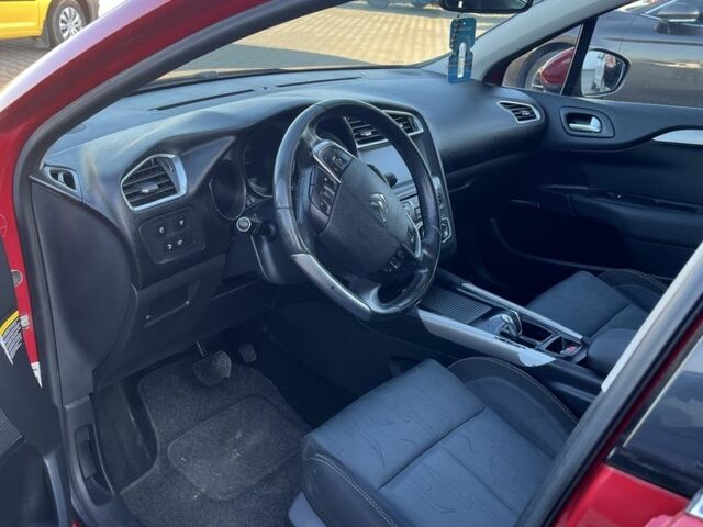 Красный Ситроен С4, объемом двигателя 1.6 л и пробегом 170 тыс. км за 6500 $, фото 13 на Automoto.ua