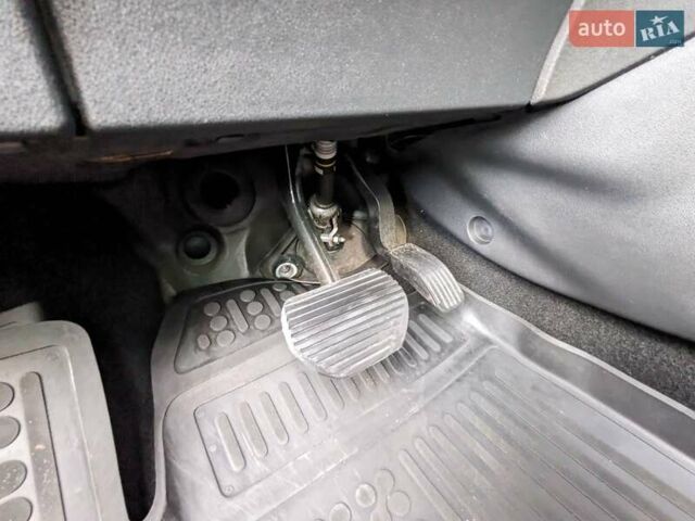 Червоний Сітроен С4, об'ємом двигуна 1.56 л та пробігом 120 тис. км за 8500 $, фото 14 на Automoto.ua