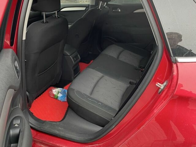 Красный Ситроен С4, объемом двигателя 1.6 л и пробегом 280 тыс. км за 5000 $, фото 5 на Automoto.ua