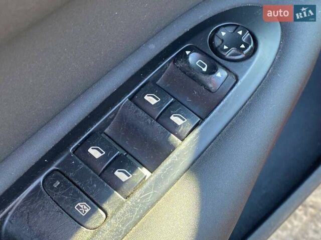 Красный Ситроен С4, объемом двигателя 1.6 л и пробегом 184 тыс. км за 6490 $, фото 22 на Automoto.ua