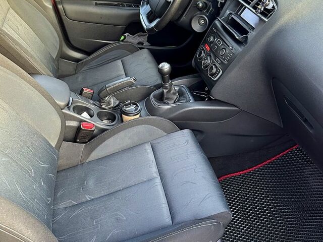 Червоний Сітроен С4, об'ємом двигуна 1.6 л та пробігом 186 тис. км за 6900 $, фото 6 на Automoto.ua