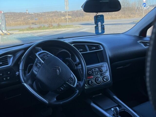 Красный Ситроен С4, объемом двигателя 1.6 л и пробегом 170 тыс. км за 6500 $, фото 14 на Automoto.ua