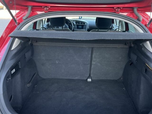 Красный Ситроен С4, объемом двигателя 1.6 л и пробегом 170 тыс. км за 6500 $, фото 7 на Automoto.ua