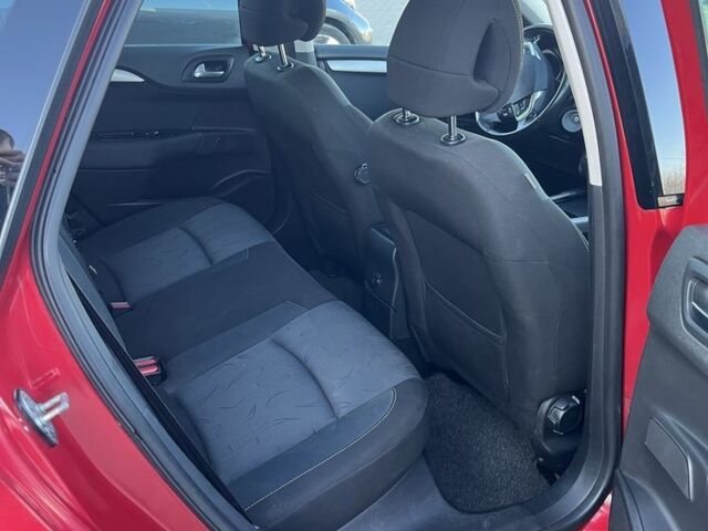 Красный Ситроен С4, объемом двигателя 1.6 л и пробегом 170 тыс. км за 6500 $, фото 8 на Automoto.ua