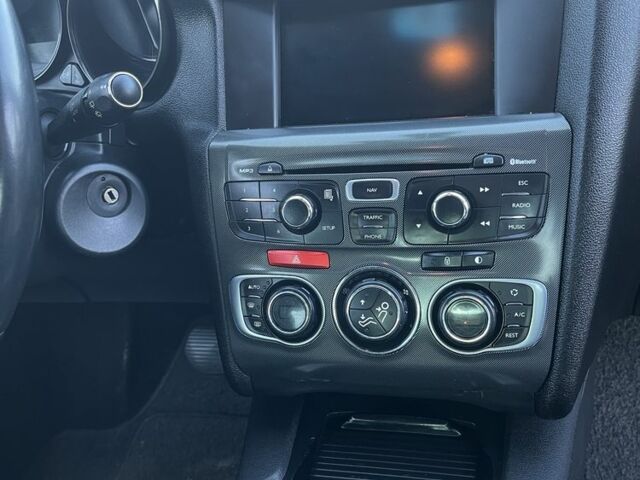 Красный Ситроен С4, объемом двигателя 1.6 л и пробегом 170 тыс. км за 6500 $, фото 12 на Automoto.ua