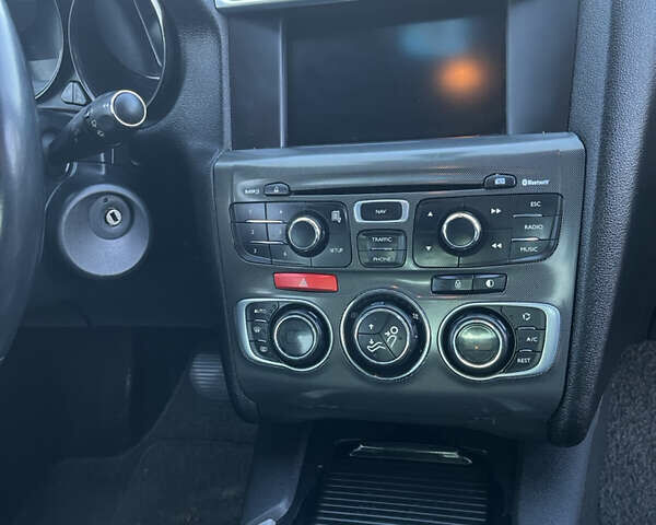 Красный Ситроен С4, объемом двигателя 1.56 л и пробегом 170 тыс. км за 6500 $, фото 12 на Automoto.ua