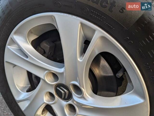 Червоний Сітроен С4, об'ємом двигуна 1.56 л та пробігом 120 тис. км за 8500 $, фото 12 на Automoto.ua