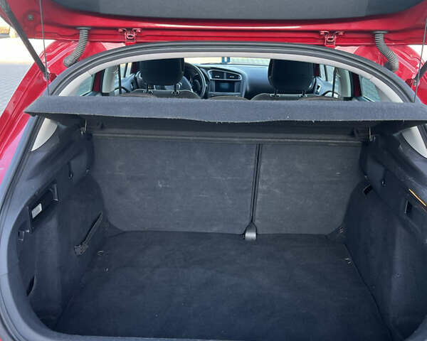 Красный Ситроен С4, объемом двигателя 1.56 л и пробегом 170 тыс. км за 6500 $, фото 7 на Automoto.ua