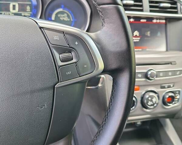 Красный Ситроен С4, объемом двигателя 1.6 л и пробегом 216 тыс. км за 10750 $, фото 30 на Automoto.ua