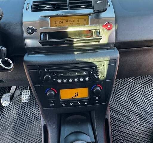 Красный Ситроен С4, объемом двигателя 2 л и пробегом 211 тыс. км за 4999 $, фото 63 на Automoto.ua
