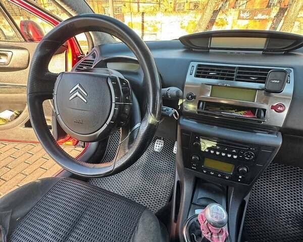 Красный Ситроен С4, объемом двигателя 2 л и пробегом 211 тыс. км за 4999 $, фото 47 на Automoto.ua
