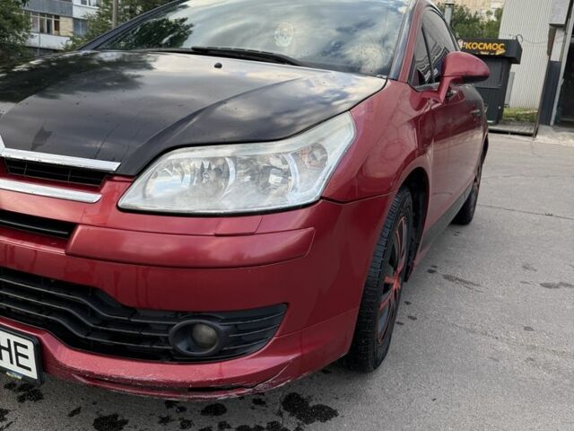 Красный Ситроен С4, объемом двигателя 1.6 л и пробегом 250 тыс. км за 3300 $, фото 1 на Automoto.ua