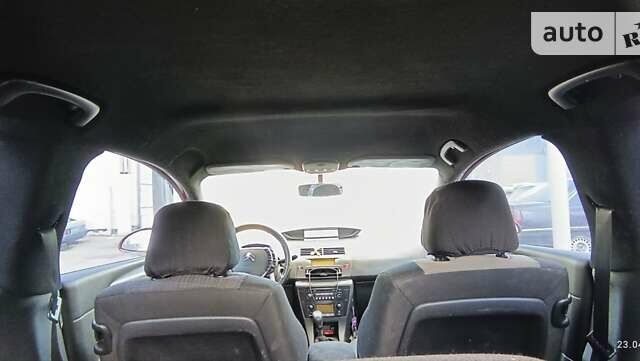 Червоний Сітроен С4, об'ємом двигуна 1.59 л та пробігом 239 тис. км за 3300 $, фото 10 на Automoto.ua