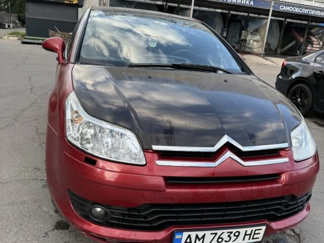 Красный Ситроен С4, объемом двигателя 1.6 л и пробегом 250 тыс. км за 3300 $, фото 4 на Automoto.ua