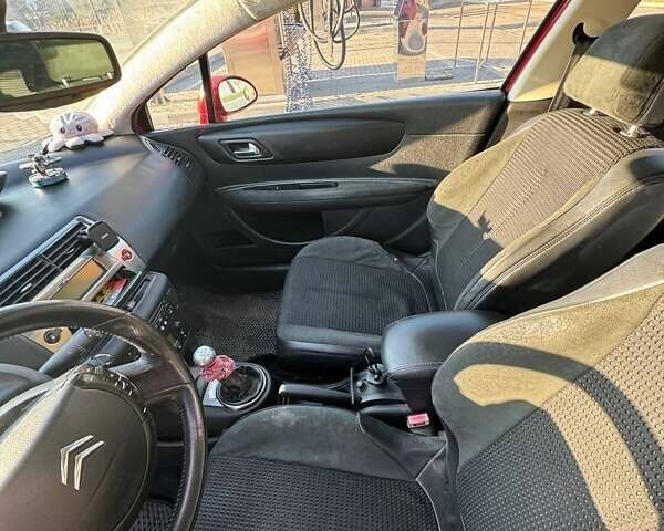 Красный Ситроен С4, объемом двигателя 2 л и пробегом 211 тыс. км за 4999 $, фото 27 на Automoto.ua