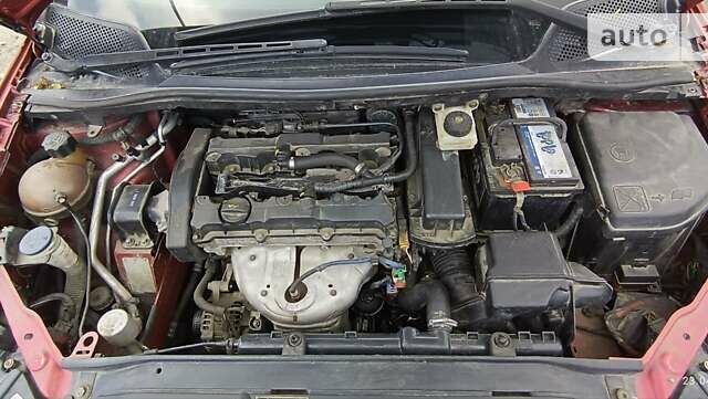 Червоний Сітроен С4, об'ємом двигуна 1.59 л та пробігом 239 тис. км за 3300 $, фото 11 на Automoto.ua