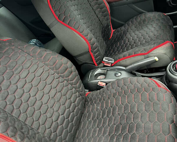 Червоний Сітроен С4, об'ємом двигуна 1.62 л та пробігом 306 тис. км за 4000 $, фото 11 на Automoto.ua