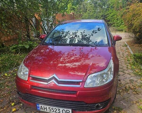 Красный Ситроен С4, объемом двигателя 1.6 л и пробегом 157 тыс. км за 3700 $, фото 1 на Automoto.ua