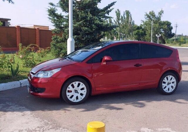 Красный Ситроен С4, объемом двигателя 1.6 л и пробегом 148 тыс. км за 3700 $, фото 2 на Automoto.ua